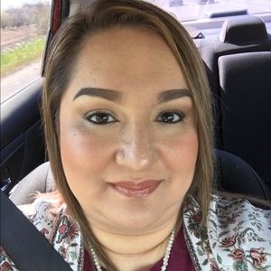 Meet your Posher, Leslie